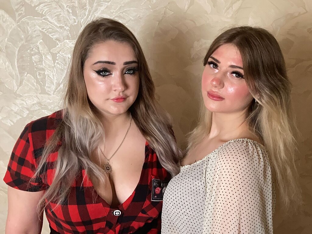 FoxyAndRachel Porn Vip Show