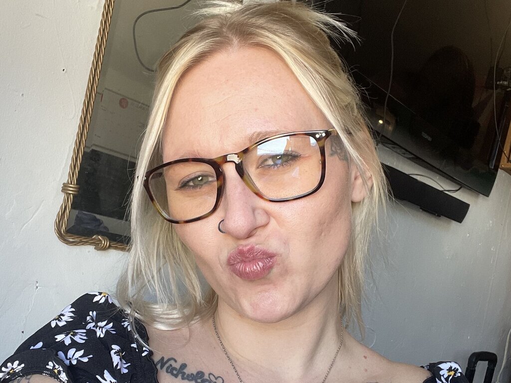 ChloeeStarr Porn Vip Show