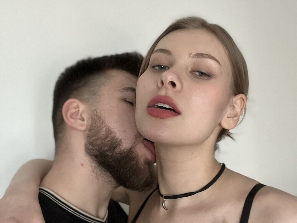 ChrisAndMikki Porn Vip Show