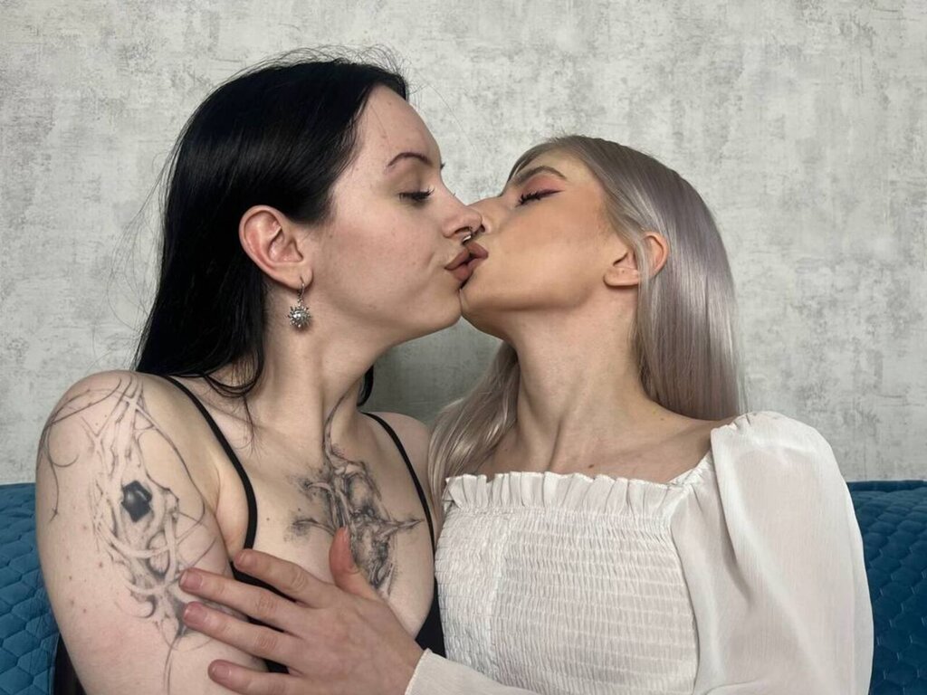 ErlineAndLyn Porn Vip Show