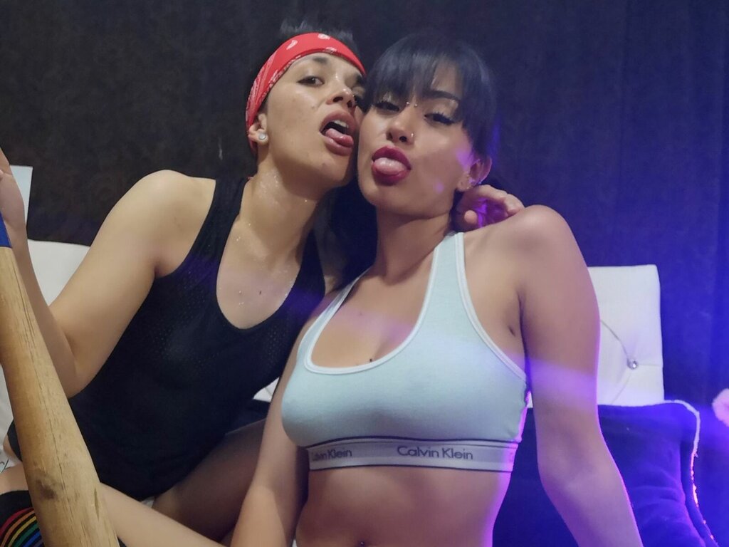 RoseAndXimena Porn Vip Show