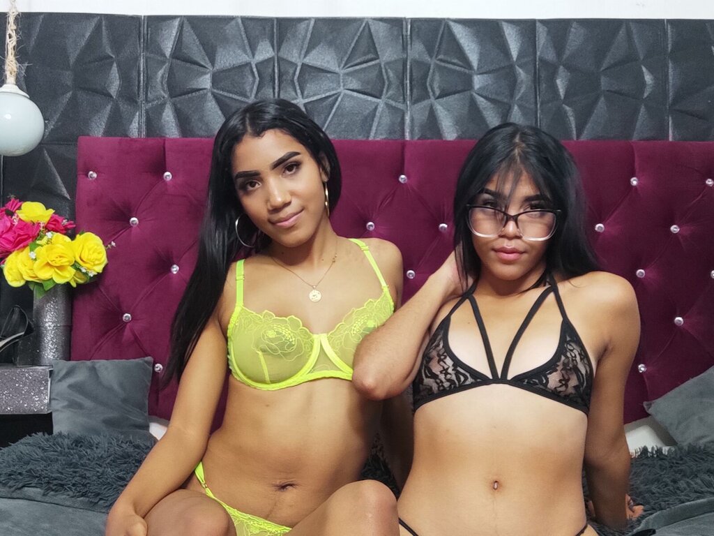 ShopiaandAlisha Porn Vip Show